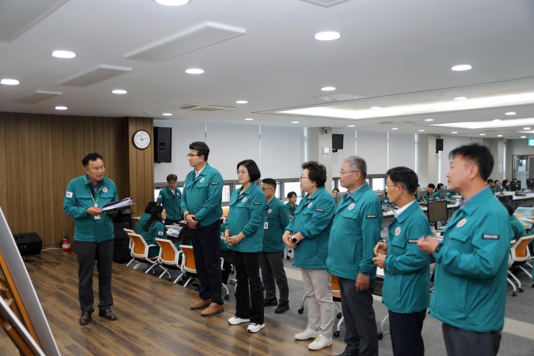 '을지연습 상황청취' 게시글의 사진(3) '2025-08-19 을지연습 상황청취 및 근무자 격려(군청 종합상황실) (3).jpg'