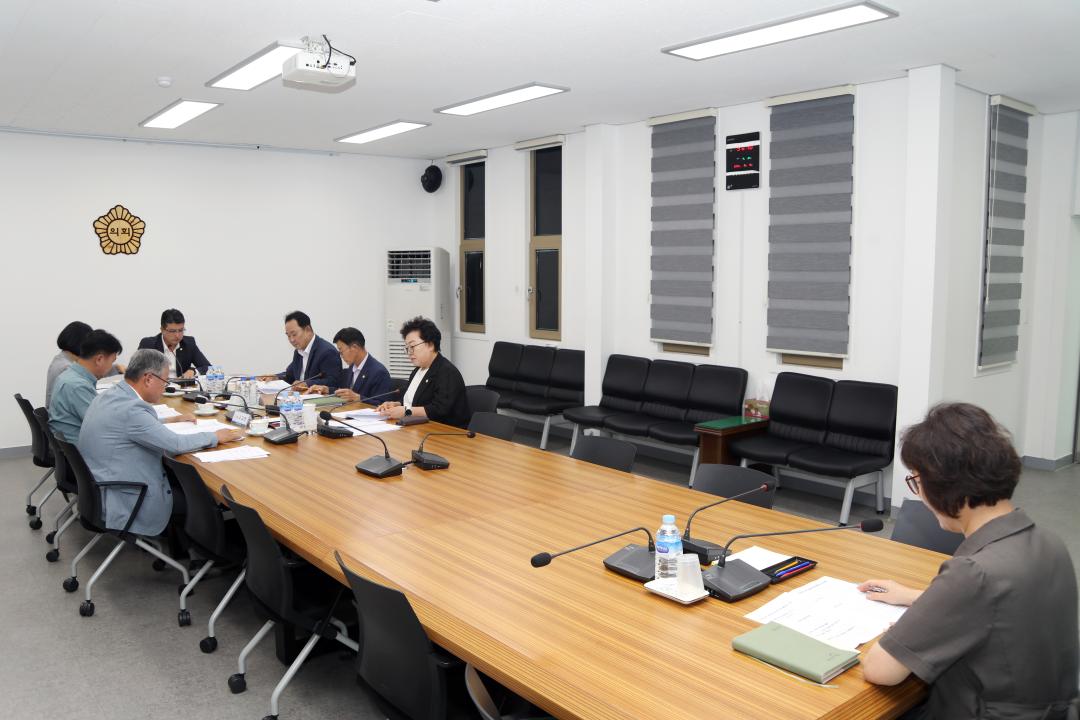 '집행부와의 의원간담회' 게시글의 사진(2) '2025-09-15 집행부와의 의원간담회(1층 회의실) (2).jpg'