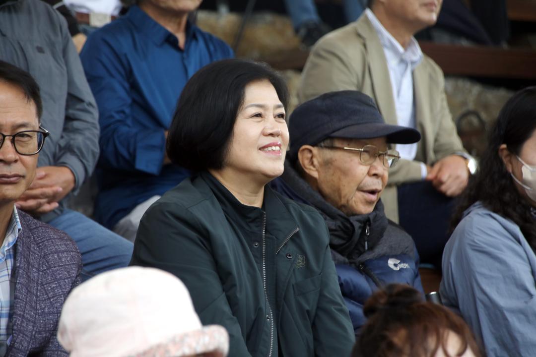 '2025 양양문화원 제8회 가을날의 문화공연' 게시글의 사진(5) '2025-10-16 2025 양양문화원 제8회 가을날의 문화공연(다목적광장) (109) 복사.jpg'