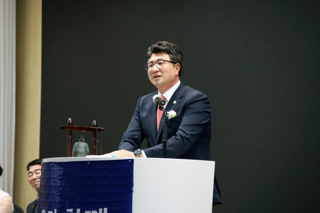'양양현산 로타리클럽 제35대~제36대회장 이취임식' 게시글의 사진(6) '2025-07-05 양양현산 로타리클럽 제35대~제36대회장 이취임식(쏠비치) (6).jpg'
