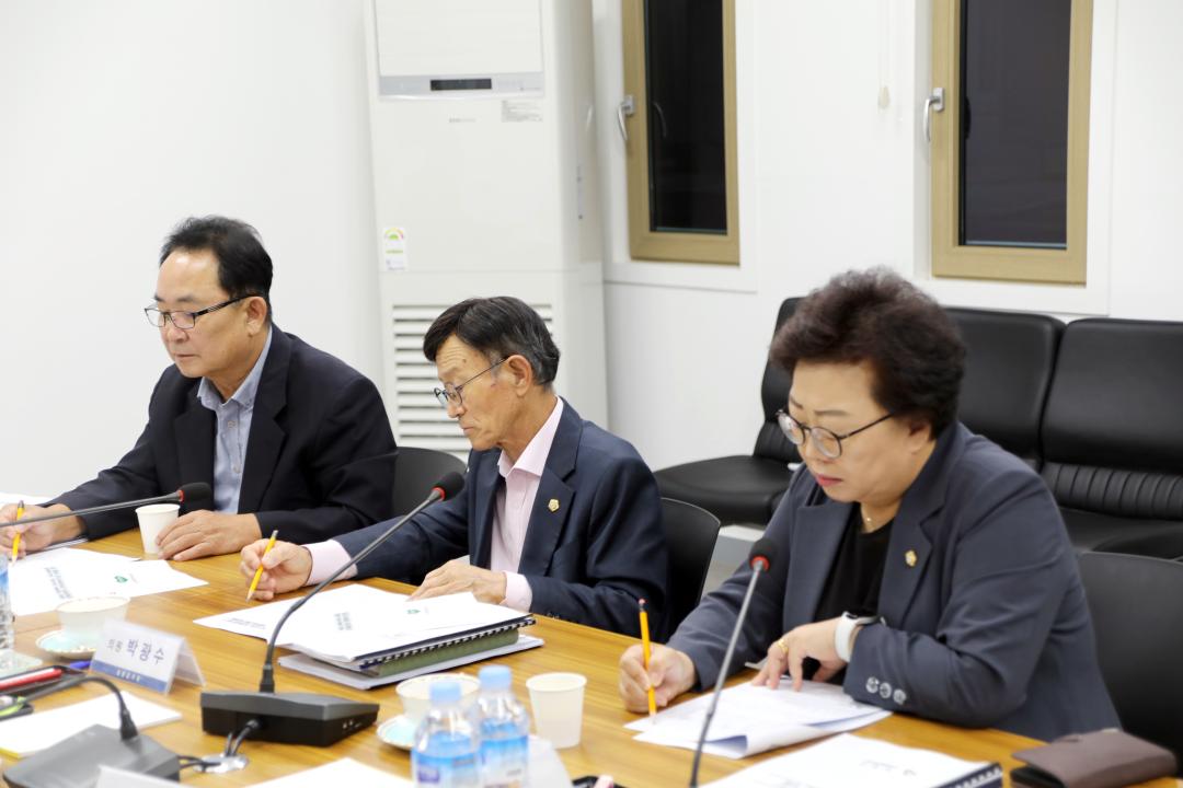 '집행부와의 의원간담회' 게시글의 사진(5) '2025-10-13 집행부와의 의원간담회(1층 회의실) (29) 복사.jpg'