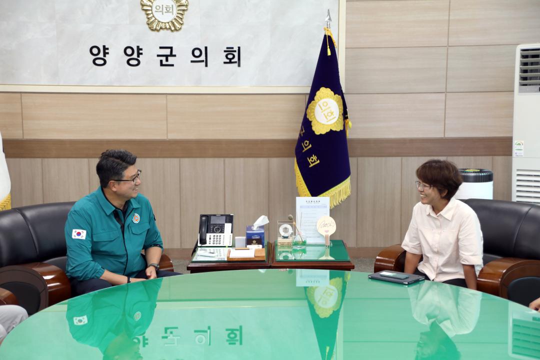 '한국농어촌공사 영북지사장 방문 간담회' 게시글의 사진(3) '2025-07-24 한국농어촌공사 영북지사장 방문 간담회(의장실) (3).jpg'