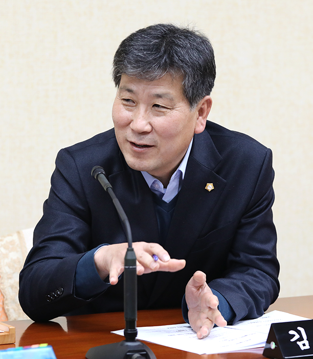 양양군의회 김의성 의장 사진